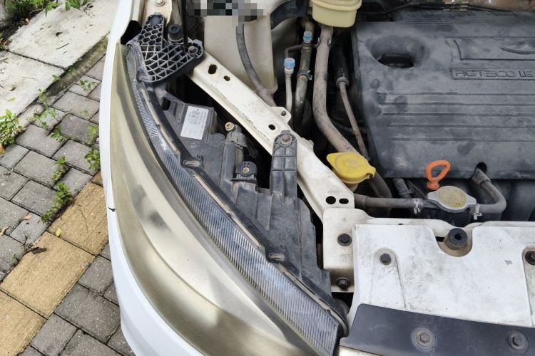 Used Chery Tiggo 3 2014 1.6L Manual Zhishang Edition Engine Bay Right