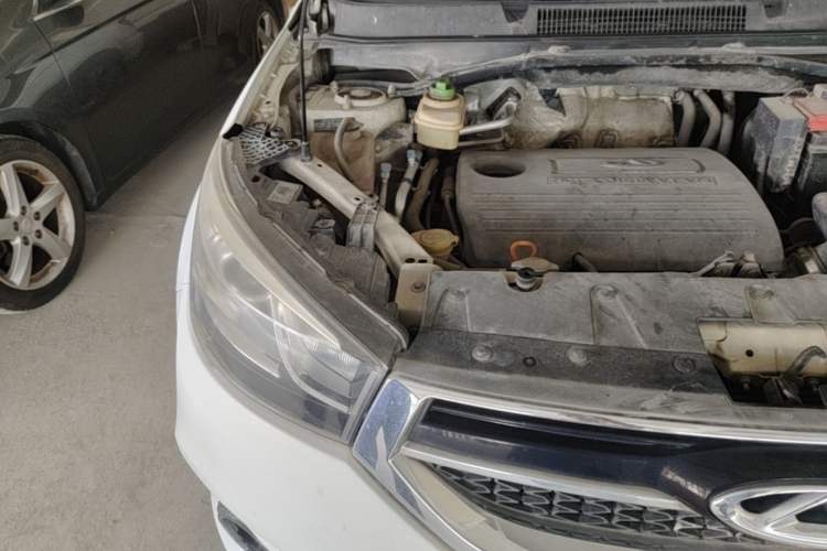 Used Chery Tiggo 3 2014 1.6L Manual Zhishang Edition Engine Bay Right