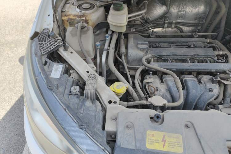 Used Chery Tiggo 3 2014 Magic Edition 1.6L Manual Fashion Version Engine Bay Right