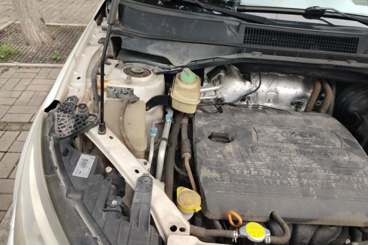 Used Chery Tiggo 3 2014 Magic Edition 1.6L CVT Smart Version Engine Bay Right