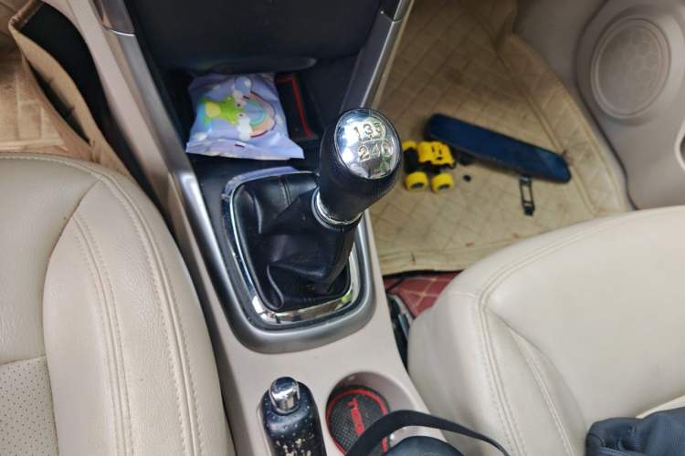Used Chery Tiggo 3 2014 1.6L Manual Zhishang Edition Gear Lever