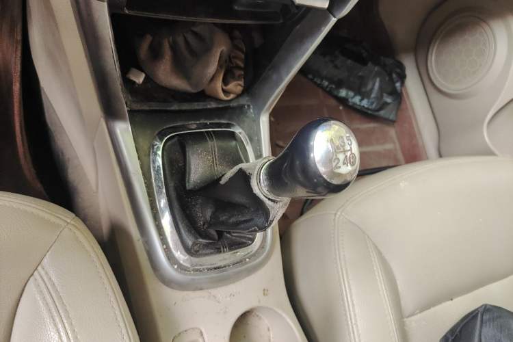 Used Chery Tiggo 3 2014 1.6L Manual Zhishang Edition Gear Lever
