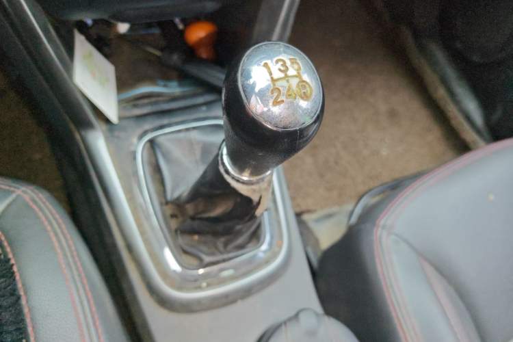 Used Chery Tiggo 3 2014 1.6L Manual Zhishang Edition Gear Lever