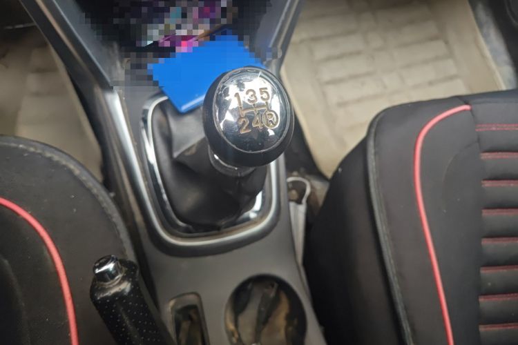 Used Chery Tiggo 3 2014 1.6L Manual Fashion Edition Gear Lever