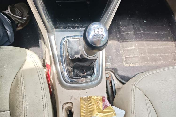Used Chery Tiggo 3 2014 1.6L Manual Zhishang Edition Gear Lever