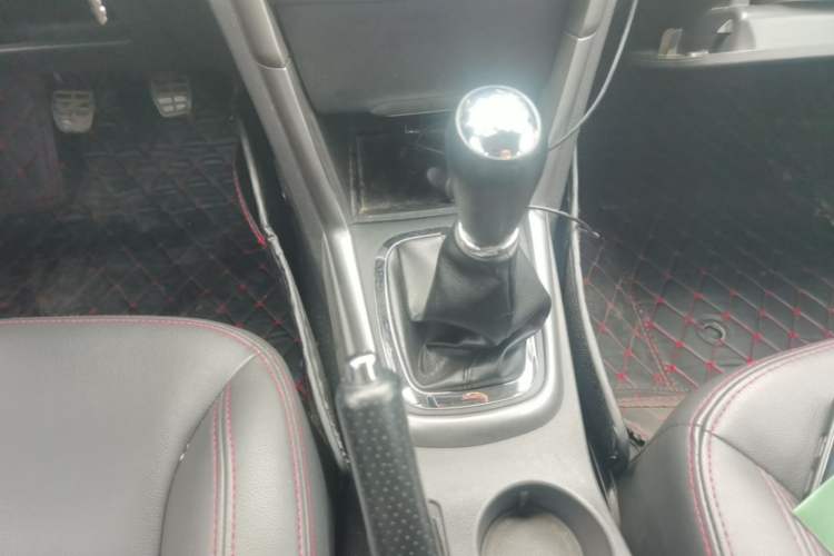 Used Chery Tiggo 3 2014 1.6L Manual Zhishang Edition Gear Lever