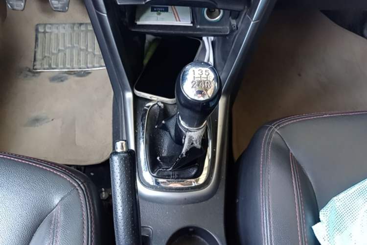 Used Chery Tiggo 3 2014 1.6L Manual Zhishang Edition Gear Lever