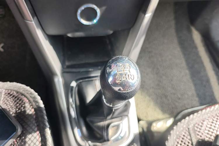 Used Chery Tiggo 3 2014 1.6L Manual Zhishang Edition Gear Lever