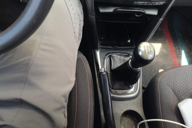 Used Chery Tiggo 3 2014 1.6L Manual Fashion Edition Gear Lever