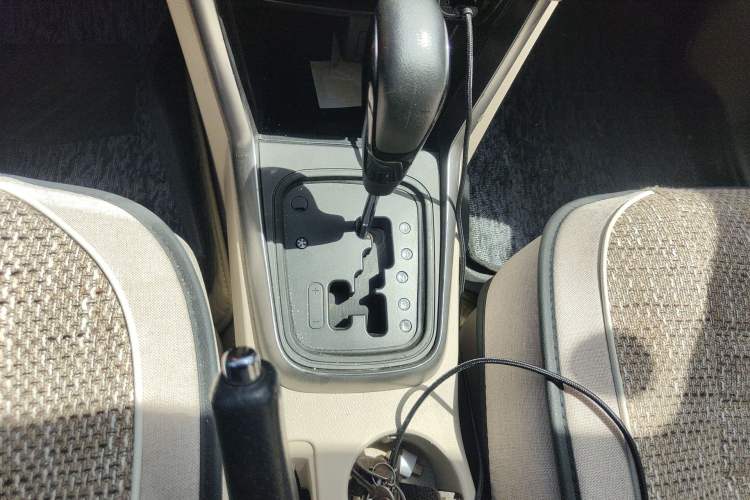 Used Chery Tiggo 3 2014 1.6L CVT Luxury Edition Gear Lever