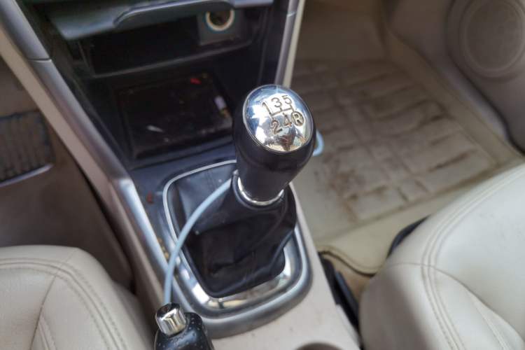 Used Chery Tiggo 3 2014 1.6L Manual Zhishang Edition Gear Lever