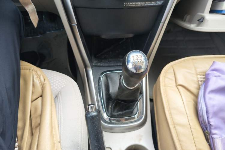 Used Chery Tiggo 3 2014 1.6L Manual Fashion Edition Gear Lever