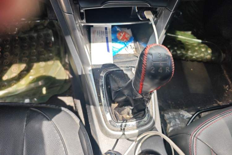 Used Chery Tiggo 3 2014 1.6L Manual Zhishang Edition Gear Lever