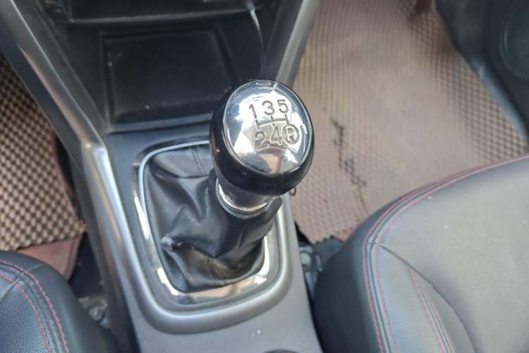 Used Chery Tiggo 3 2014 1.6L Manual Zhishang Edition Gear Lever