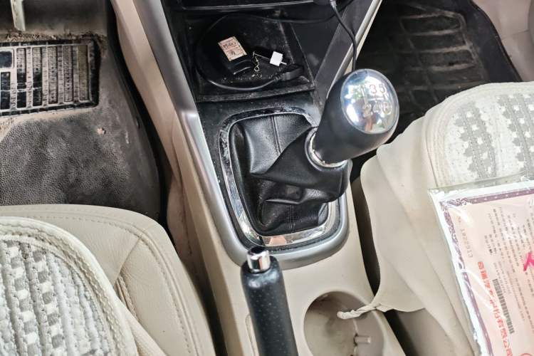 Used Chery Tiggo 3 2014 1.6L Manual Zhishang Edition Gear Lever