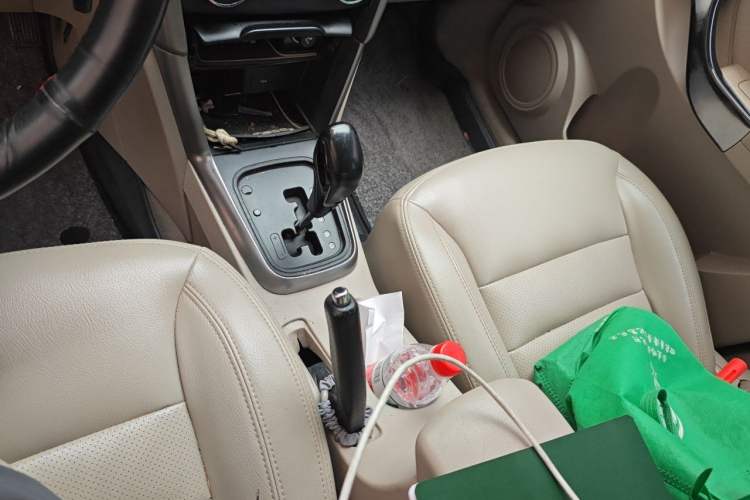 Used Chery Tiggo 3 2014 1.6L CVT Luxury Edition Gear Lever