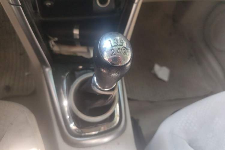 Used Chery Tiggo 3 2014 1.6L Manual Fashion Edition Gear Lever