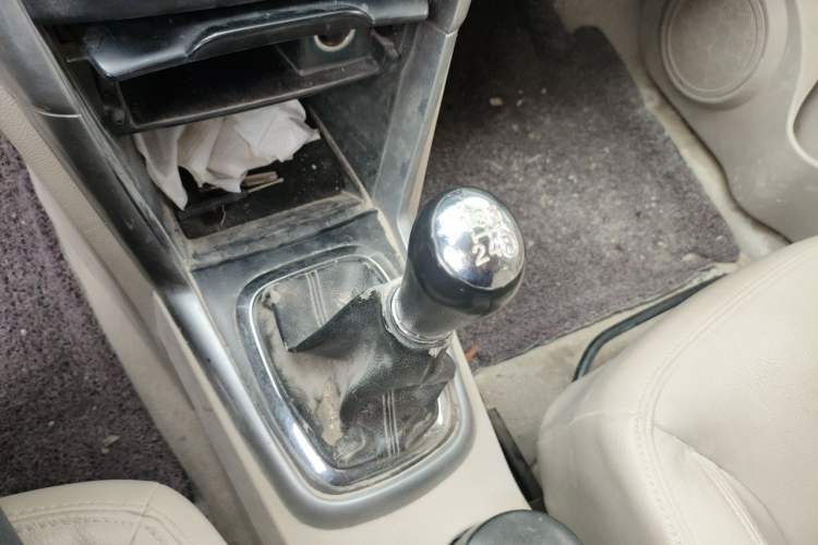Used Chery Tiggo 3 2014 1.6L Manual Zhishang Edition Gear Lever