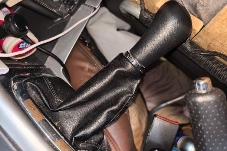 Used Chery Tiggo 3 2014 1.6L Manual Zhishang Edition Gear Lever