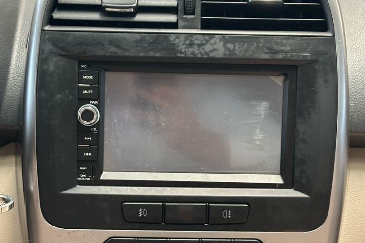 Used Chery Tiggo 3 2014 1.6L Manual Fashion Edition Interior 3