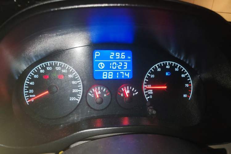 Used Chery Tiggo 3 2014 1.6L CVT ZhiShang Edition Odometer Close Up