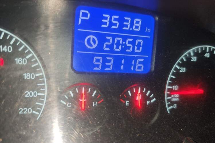 Used Chery Tiggo 3 2014 1.6L CVT ZhiShang Edition Odometer Close Up