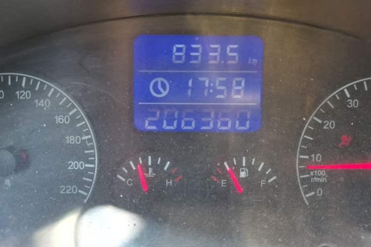 Used Chery Tiggo 3 2014 1.6L Manual Fashion Edition Odometer Close Up