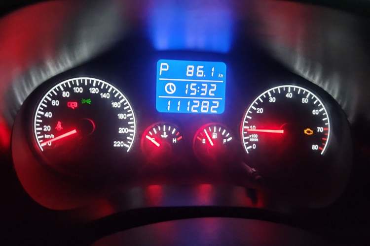 Used Chery Tiggo 3 2014 1.6L CVT ZhiShang Edition Odometer Close Up