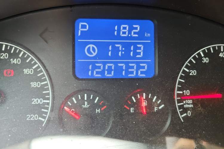 Used Chery Tiggo 3 2014 1.6L CVT ZhiShang Edition Odometer Close Up