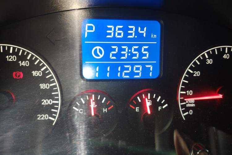 Used Chery Tiggo 3 2014 Magic Edition 1.6L CVT Smart Version Odometer Close Up