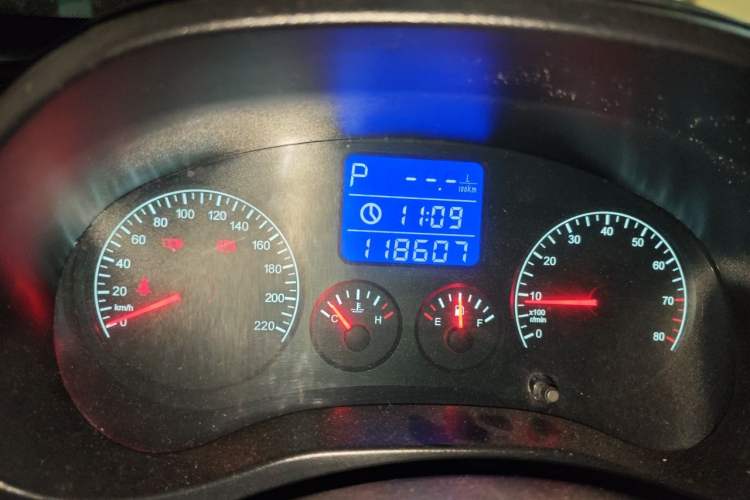 Used Chery Tiggo 3 2014 1.6L CVT ZhiShang Edition Odometer Close Up