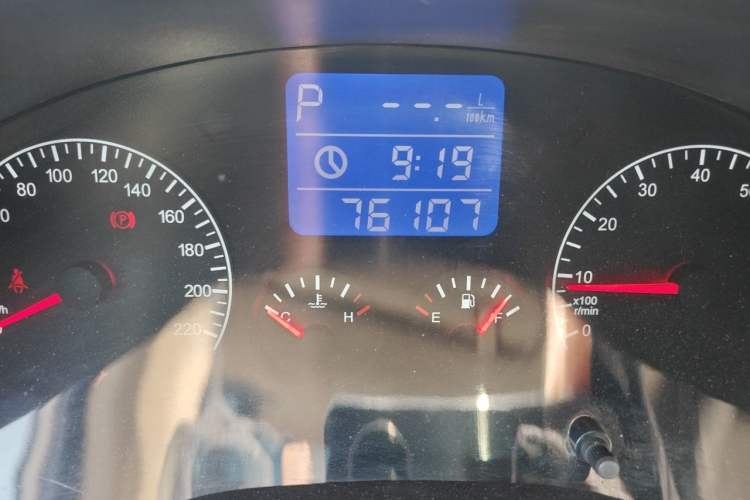 Used Chery Tiggo 3 2014 1.6L CVT Fashion Edition Odometer Close Up