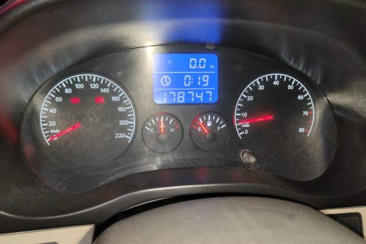 Used Chery Tiggo 3 2014 1.6L Manual Fashion Edition Odometer Close Up