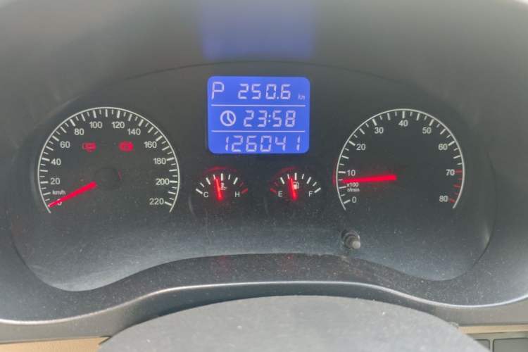 Used Chery Tiggo 3 2014 1.6L CVT ZhiShang Edition Odometer Close Up