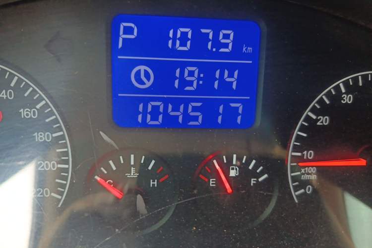 Used Chery Tiggo 3 2014 1.6L CVT ZhiShang Edition Odometer Close Up