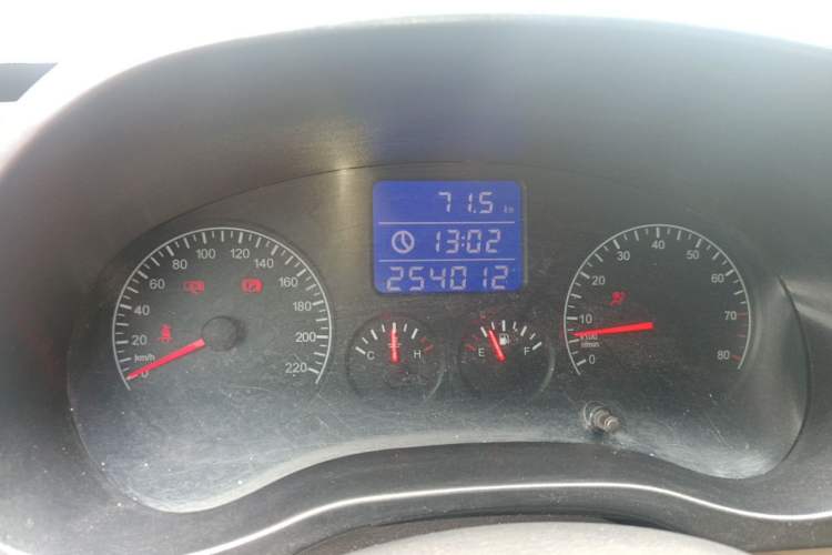 Used Chery Tiggo 3 2014 1.6L Manual Fashion Edition Odometer Close Up