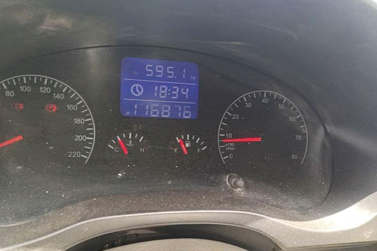 Used Chery Tiggo 3 2014 1.6L Manual Zhishang Edition Odometer Close Up