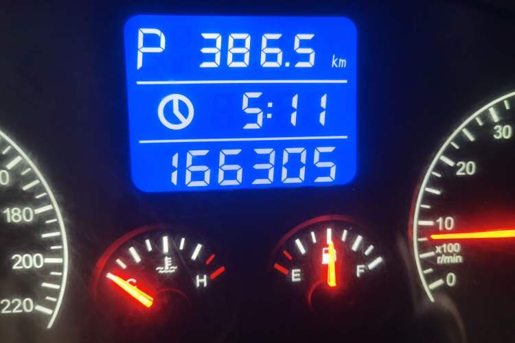 Used Chery Tiggo 3 2014 1.6L CVT ZhiShang Edition Odometer Close Up