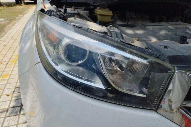 Used Chery Tiggo 3 2014 1.6L CVT ZhiShang Edition Right Front Headlight