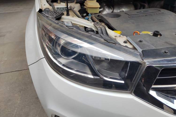 Used Chery Tiggo 3 2014 1.6L CVT ZhiShang Edition Right Front Headlight