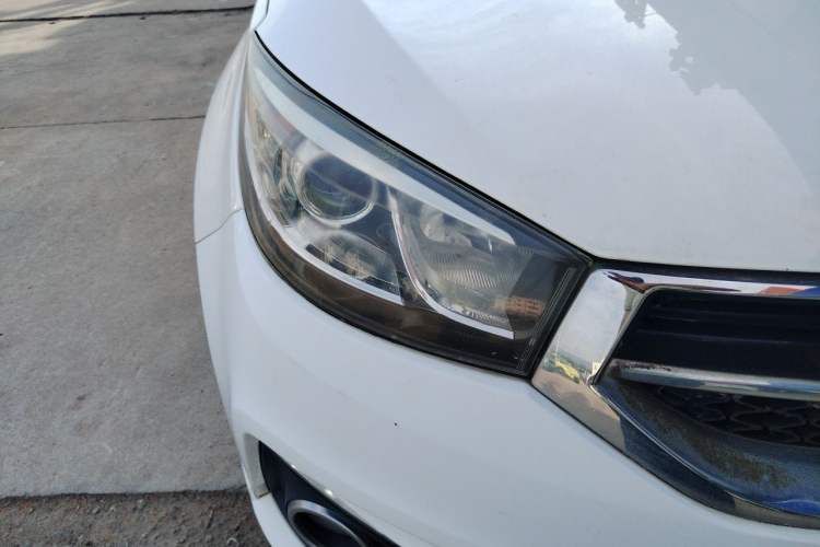 Used Chery Tiggo 3 2014 1.6L CVT ZhiShang Edition Right Front Headlight