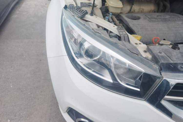Used Chery Tiggo 3 2014 1.6L Manual Zhishang Edition Right Front Headlight