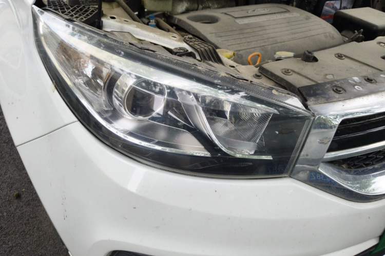 Used Chery Tiggo 3 2014 1.6L CVT Luxury Edition Right Front Headlight