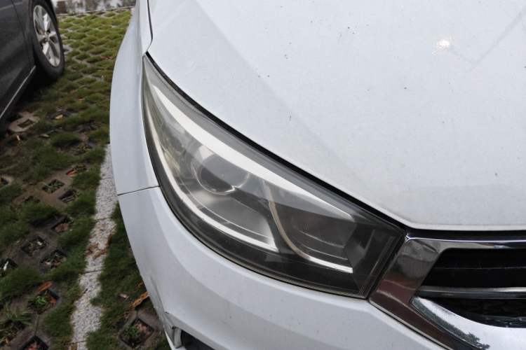 Used Chery Tiggo 3 2014 1.6L CVT ZhiShang Edition Right Front Headlight