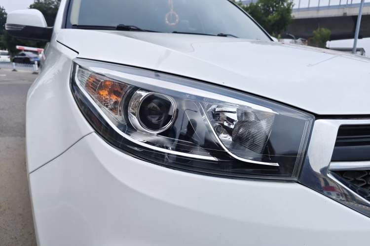 Used Chery Tiggo 3 2014 1.6L CVT ZhiShang Edition Right Front Headlight