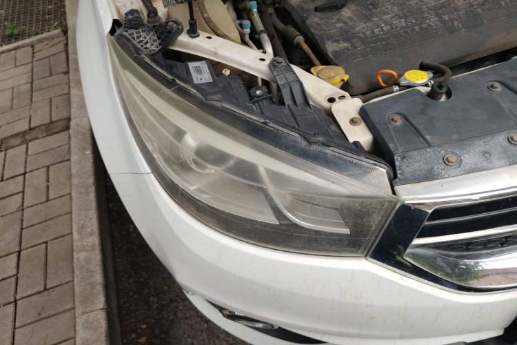 Used Chery Tiggo 3 2014 Magic Edition 1.6L CVT Smart Version Right Front Headlight