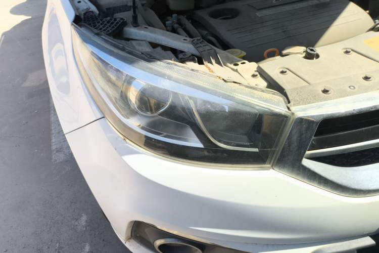 Used Chery Tiggo 3 2014 1.6L CVT ZhiShang Edition Right Front Headlight