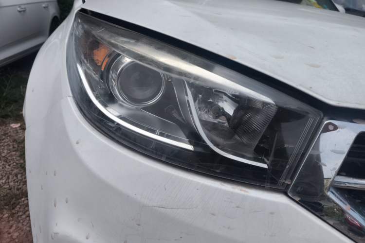 Used Chery Tiggo 3 2014 1.6L CVT ZhiShang Edition Right Front Headlight