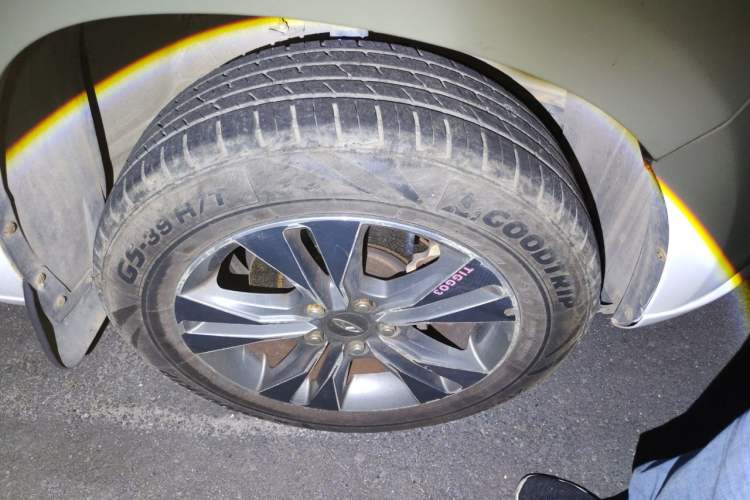 Used Chery Tiggo 3 2014 1.6L CVT ZhiShang Edition Right Front Wheel Hub