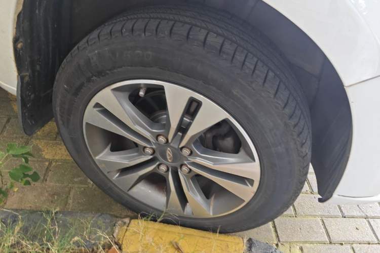 Used Chery Tiggo 3 2014 1.6L Manual Zhishang Edition Right Front Wheel Hub